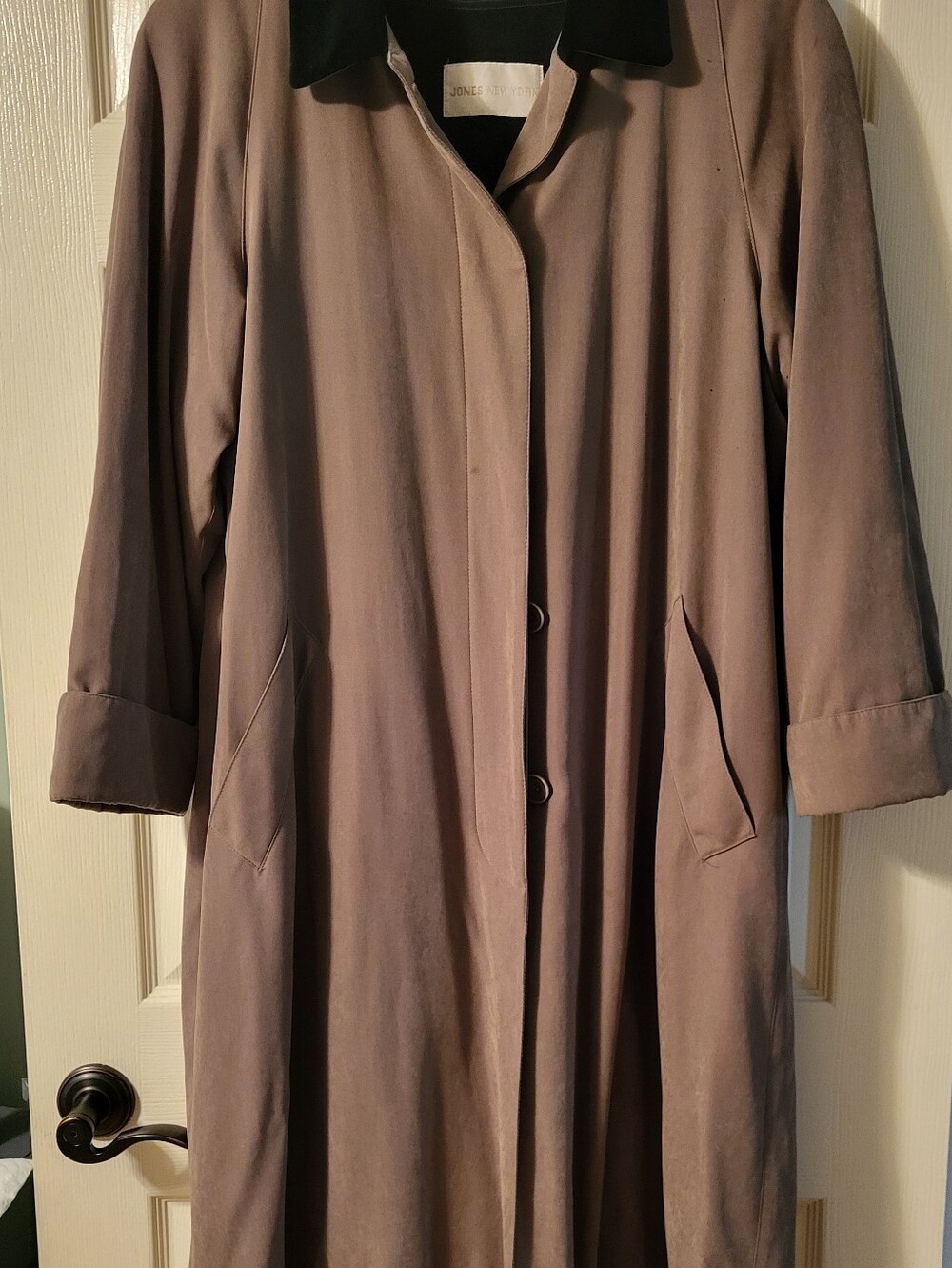 Jones New York Taupe Trench with Black Collar 12R